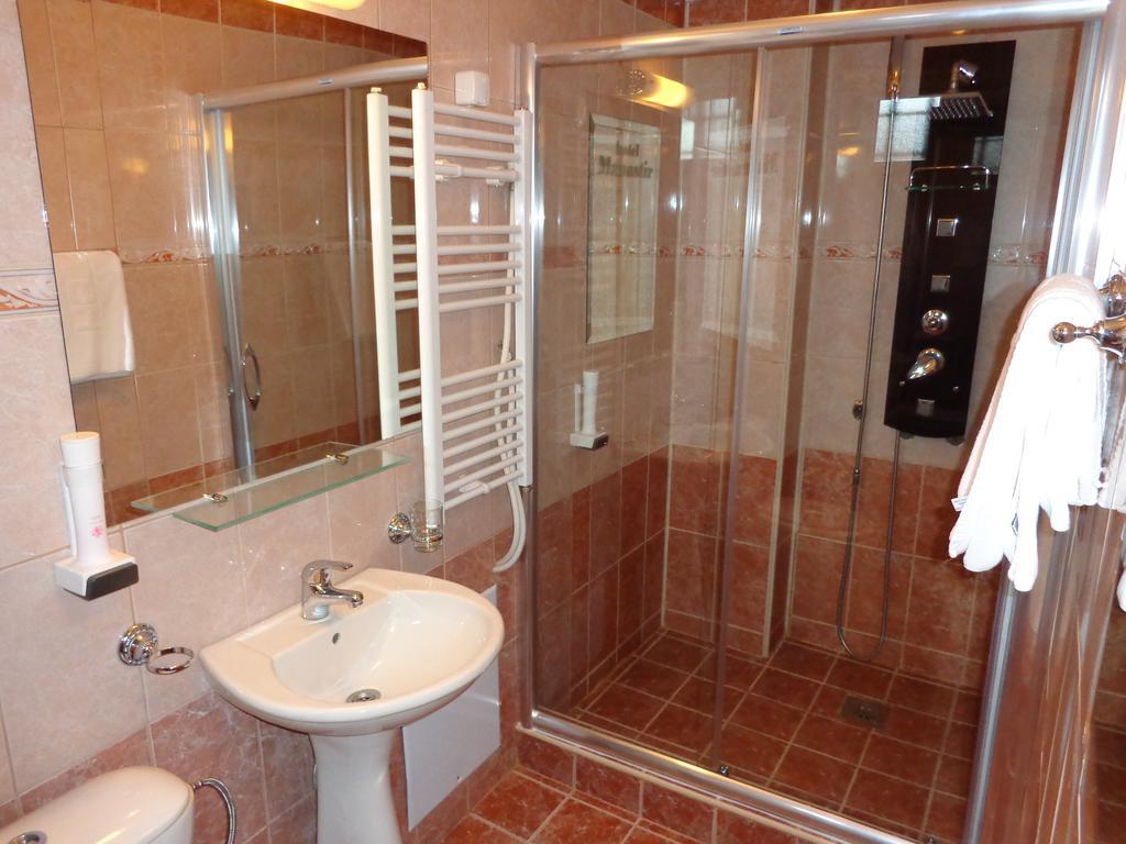 Hotel Manastir Berovo Szoba fotó